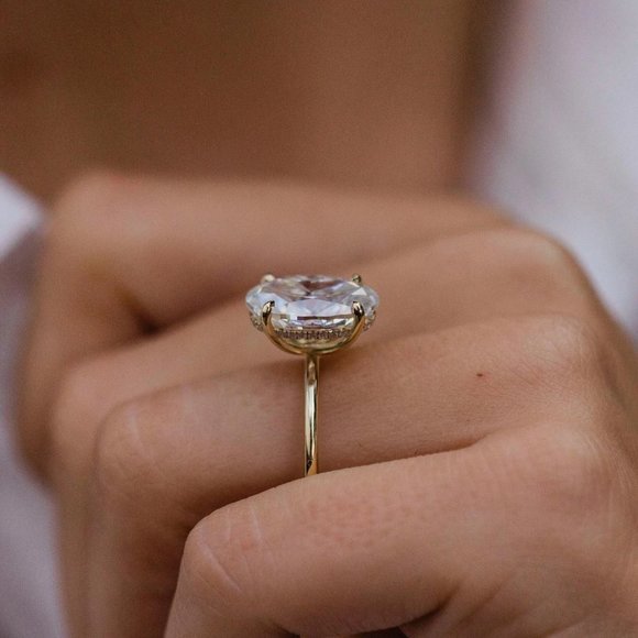 Certified 3ct. t.w. Moissanite Diamond Oval Crushed Ice 10K Yellow Gold Ring NEW - Picture 6 of 14